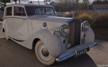 Rolls-Royce-Wraith-Limousine-1948-White-Red-32187-18