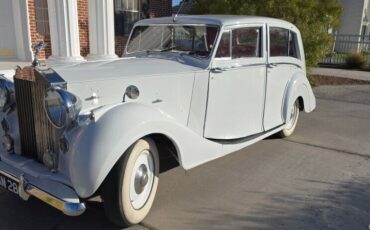 Rolls-Royce-Wraith-Limousine-1948-White-Red-32187-2