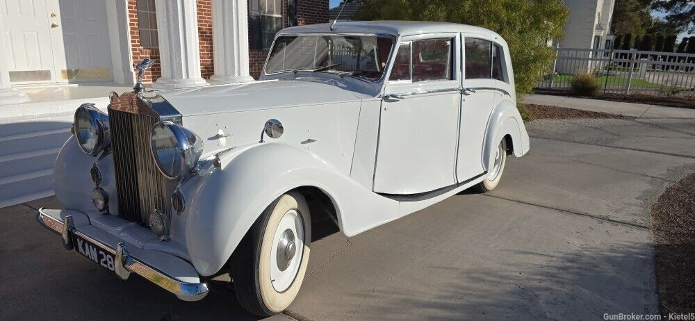 Rolls-Royce-Wraith-Limousine-1948-White-Red-32187-2