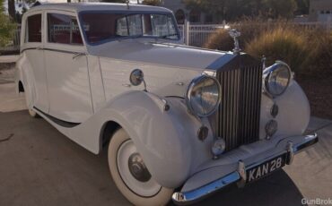 Rolls-Royce-Wraith-Limousine-1948-White-Red-32187-21