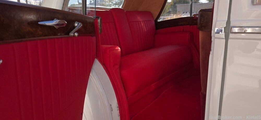 Rolls-Royce-Wraith-Limousine-1948-White-Red-32187-23