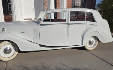 Rolls-Royce-Wraith-Limousine-1948-White-Red-32187-3