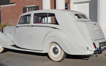 Rolls-Royce-Wraith-Limousine-1948-White-Red-32187-4