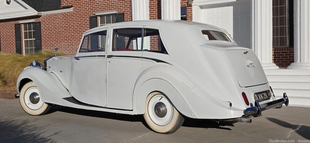 Rolls-Royce-Wraith-Limousine-1948-White-Red-32187-4