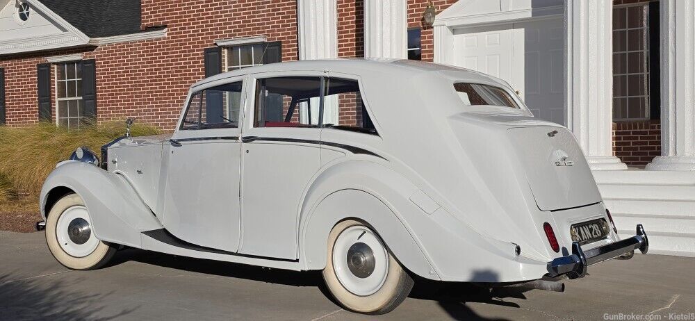 Rolls-Royce-Wraith-Limousine-1948-White-Red-32187-5