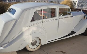 Rolls-Royce-Wraith-Limousine-1948-White-Red-32187-9