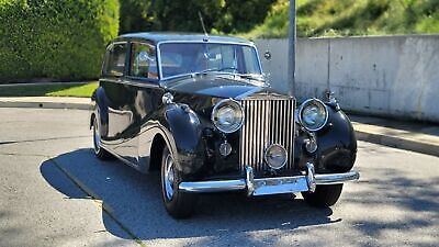 Rolls-Royce-Wraith-Limousine-1952-Green-Black-98975-3