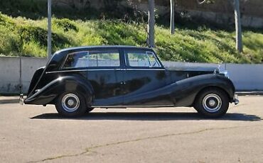 Rolls-Royce-Wraith-Limousine-1952-Green-Black-98975-5