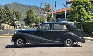 Rolls-Royce-Wraith-Limousine-1952-Green-Black-98975-8