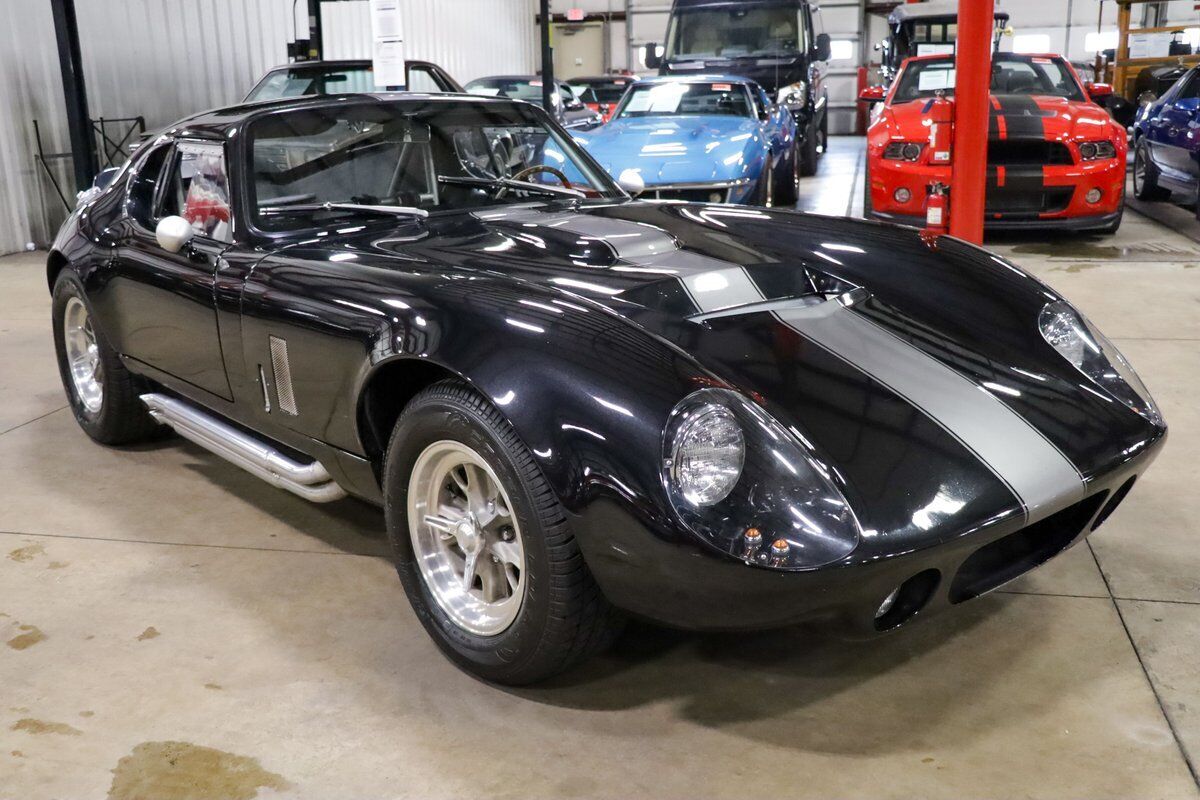 Shelby-Daytona-Coupe-1965-Black-Black-40911-11