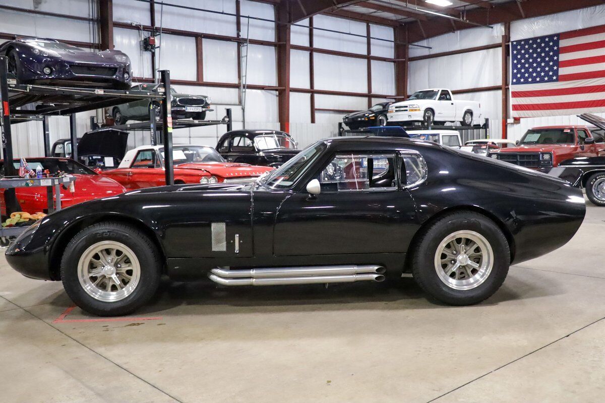 Shelby-Daytona-Coupe-1965-Black-Black-40911-3