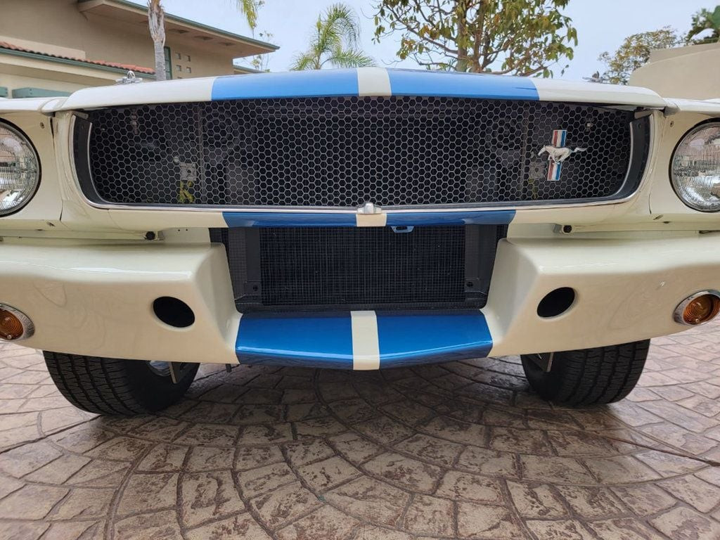 Shelby-GT350-Coupe-1965-White-Black-38656-9