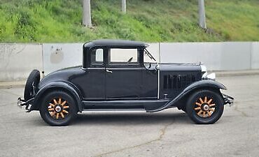 Studebaker-2-DOOR-COUPE-Coupe-1930-Black-Brown-116510-5