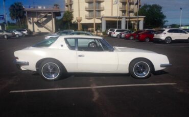 Studebaker-Avanti-1963-white-80507-19