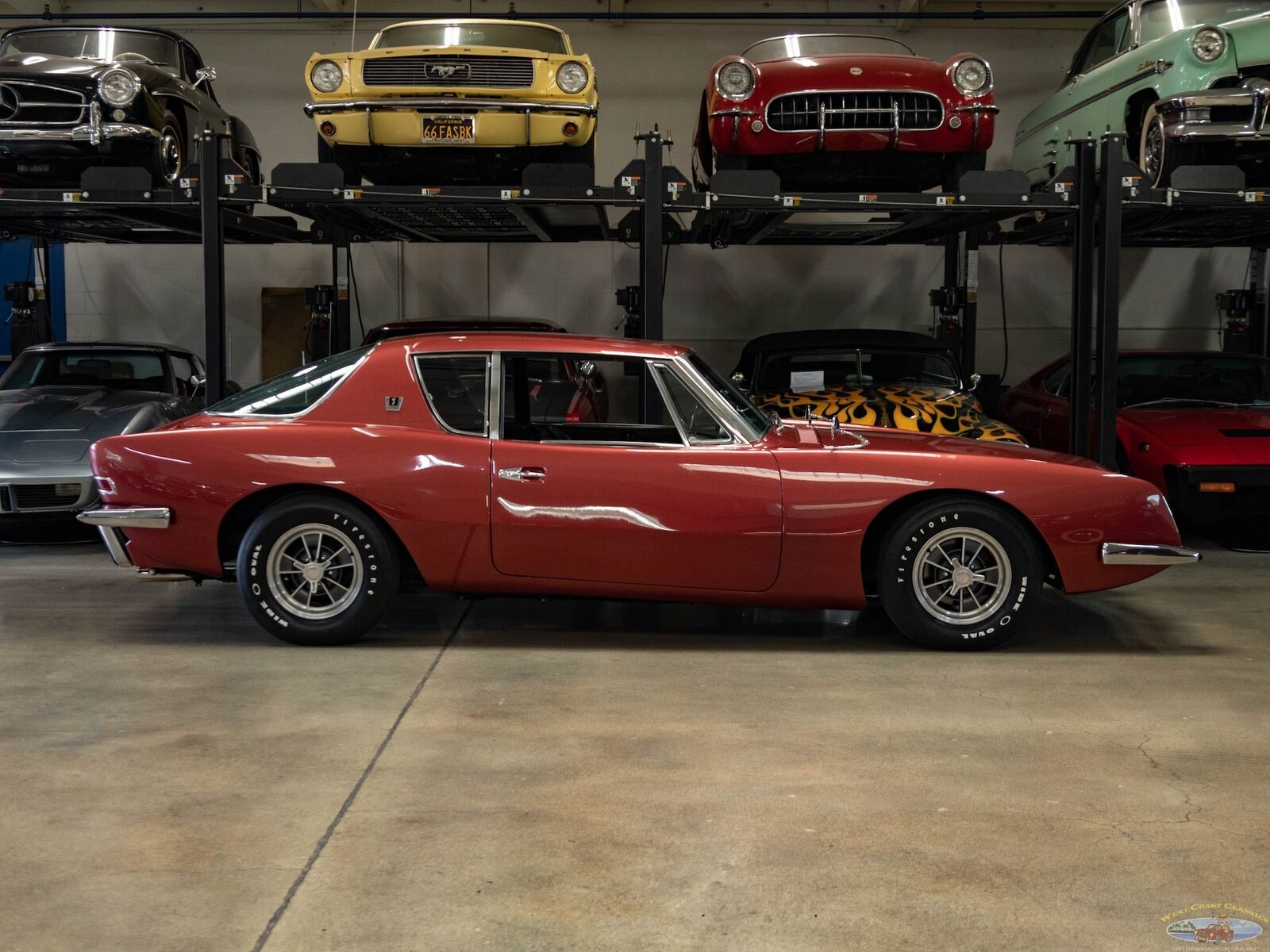 Studebaker-Avanti-1964-Red-Black-117981-2