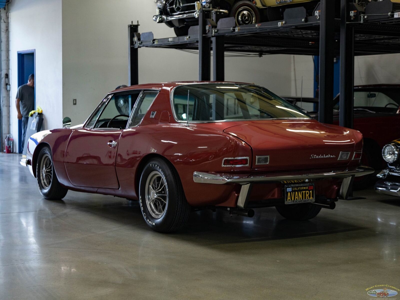 Studebaker-Avanti-1964-Red-Black-117981-20