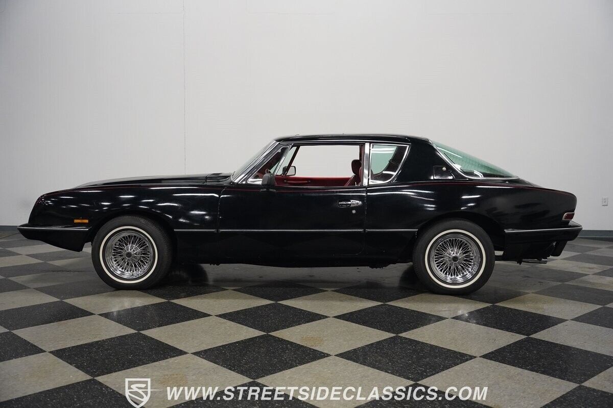 Studebaker-Avanti-Coupe-1984-Black-Red-22053-2