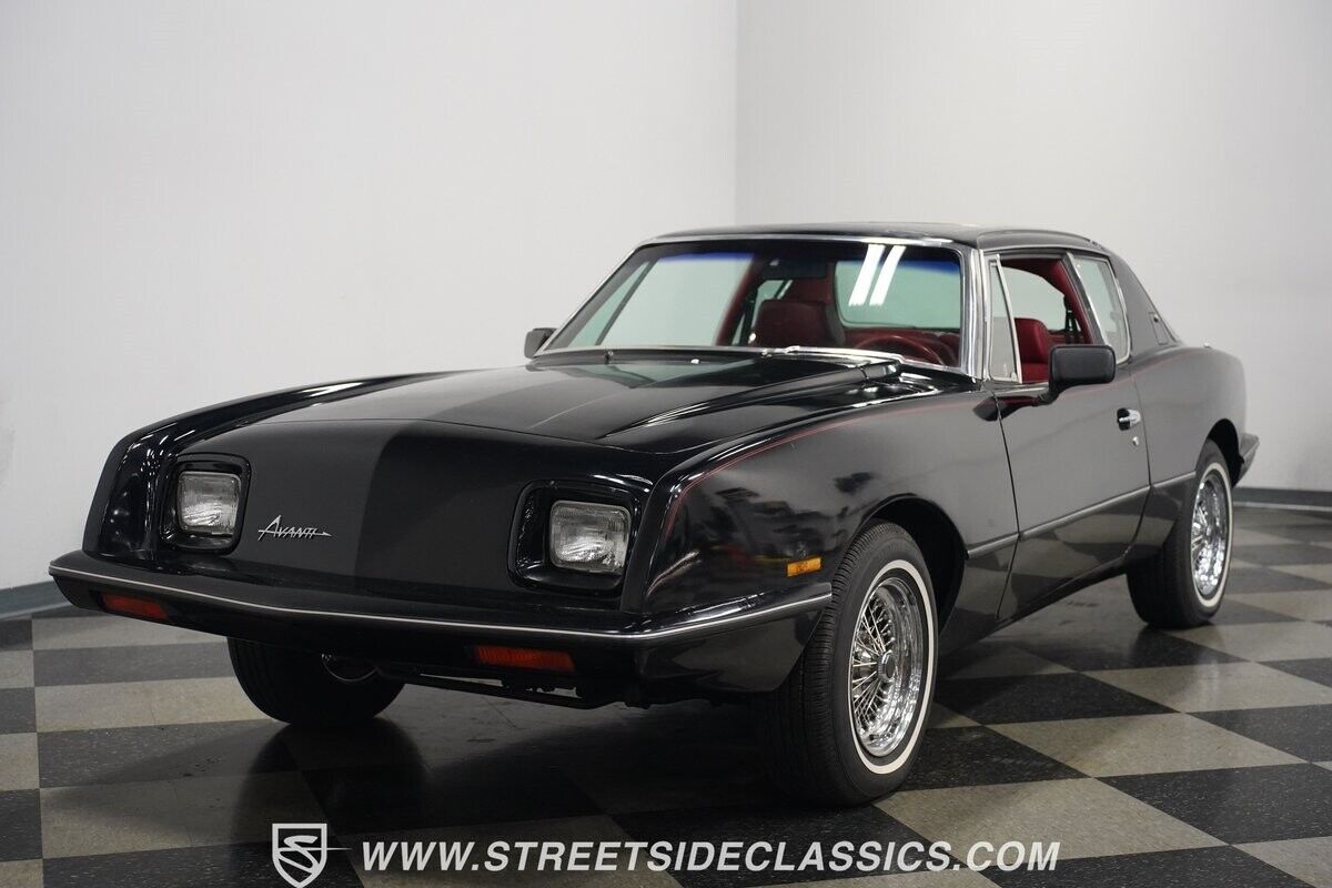 Studebaker-Avanti-Coupe-1984-Black-Red-22053-6