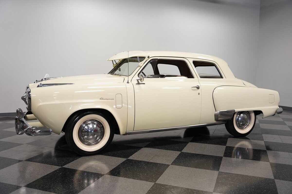 Studebaker-Champion-Coupe-1950-White-Gray-79508-6