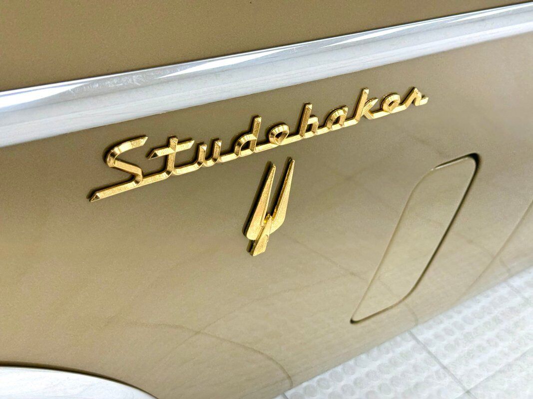 Studebaker-Golden-Hawk-1957-Gold-Gold-133165-11