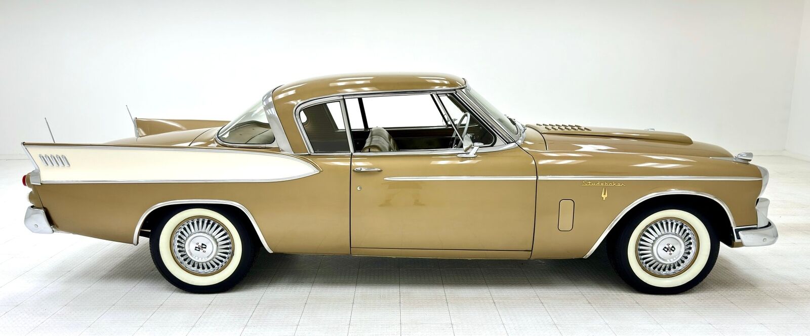 Studebaker-Golden-Hawk-1957-Gold-Gold-133165-5