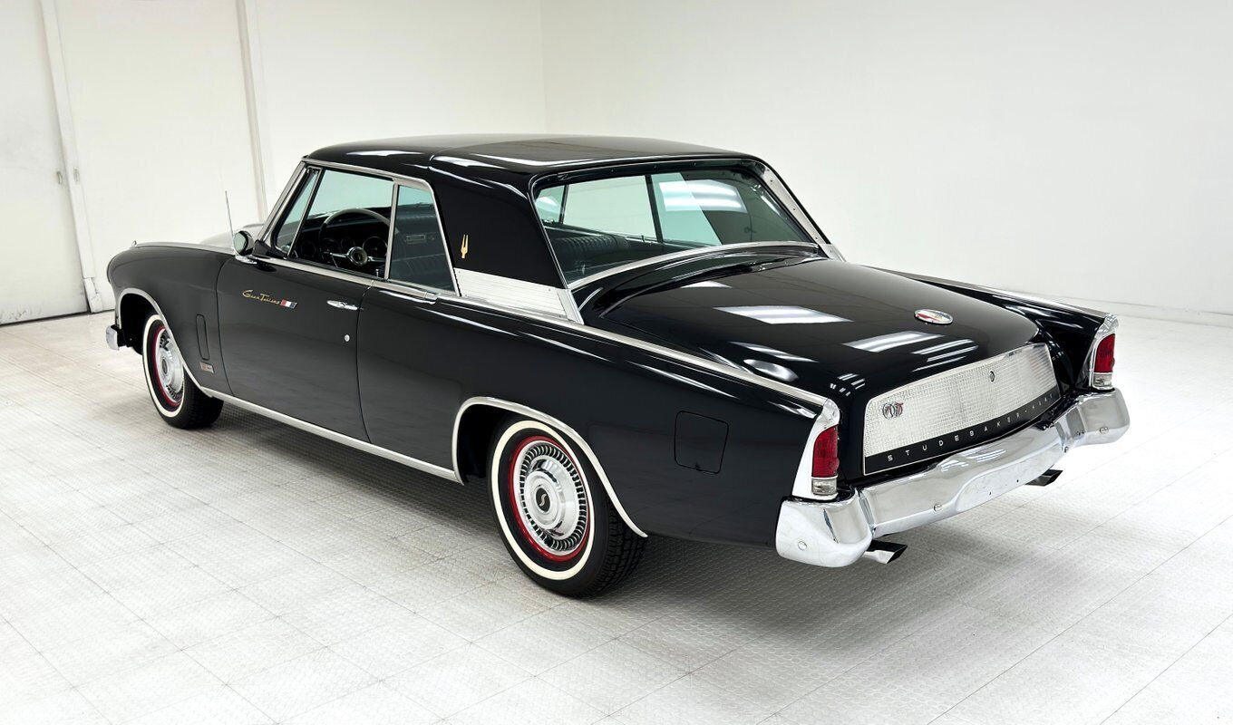 Studebaker-Gran-Turismo-Coupe-1963-Black-Black-139636-2