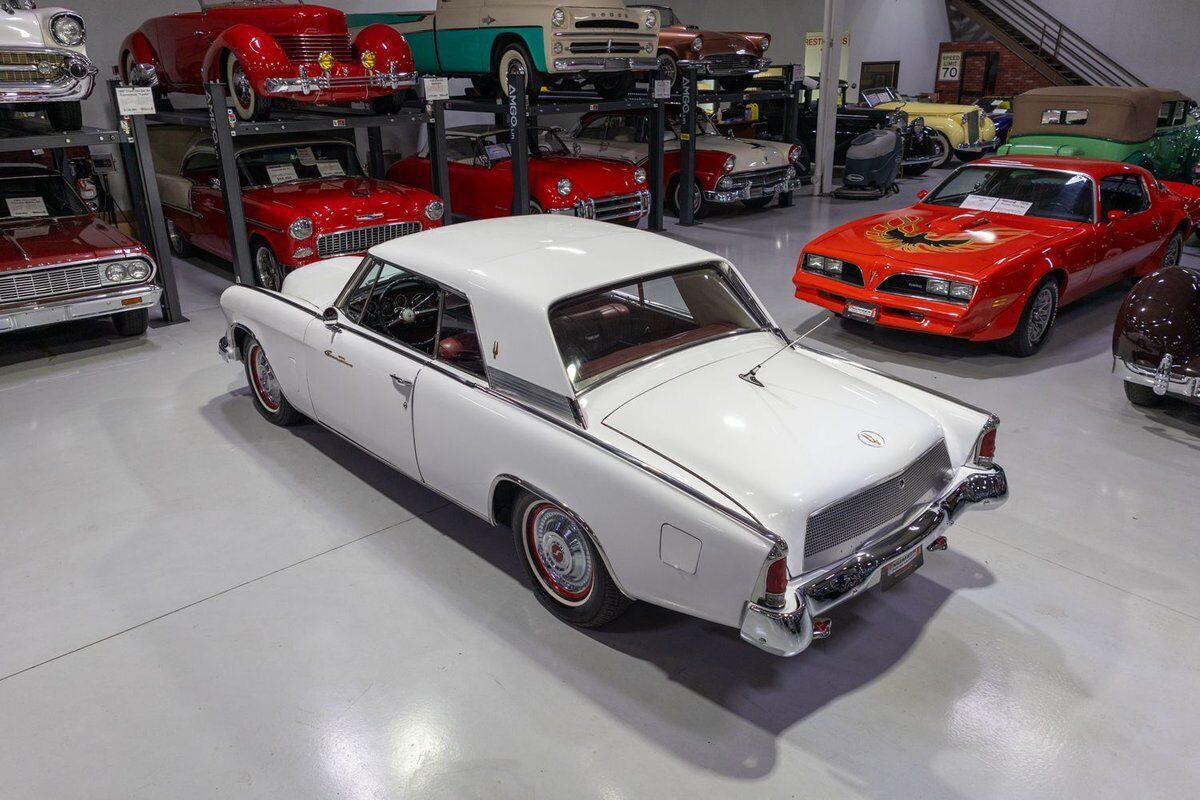 Studebaker-Gran-Turismo-Hawk-1962-White-Red-151800-11