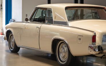 Studebaker-Gran-Turismo-Hawk-1962-White-Red-160732-21