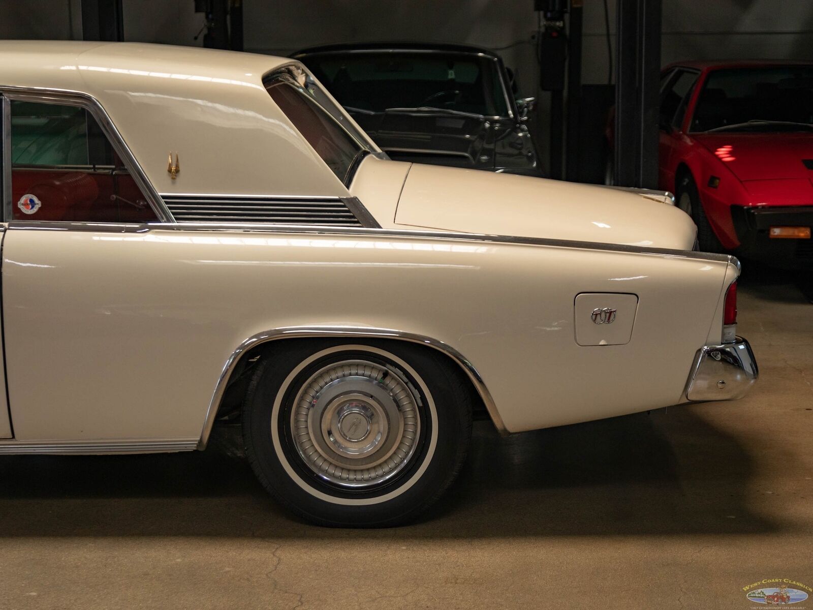 Studebaker-Gran-Turismo-Hawk-1962-White-Red-160732-6