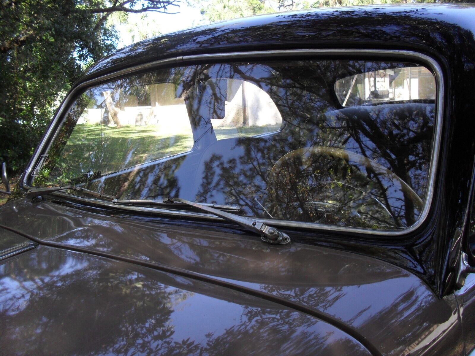 Studebaker-President-Skyway-Coupe-1942-Tan-16898-19