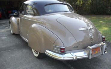 Studebaker-President-Skyway-Coupe-1942-Tan-16898-3