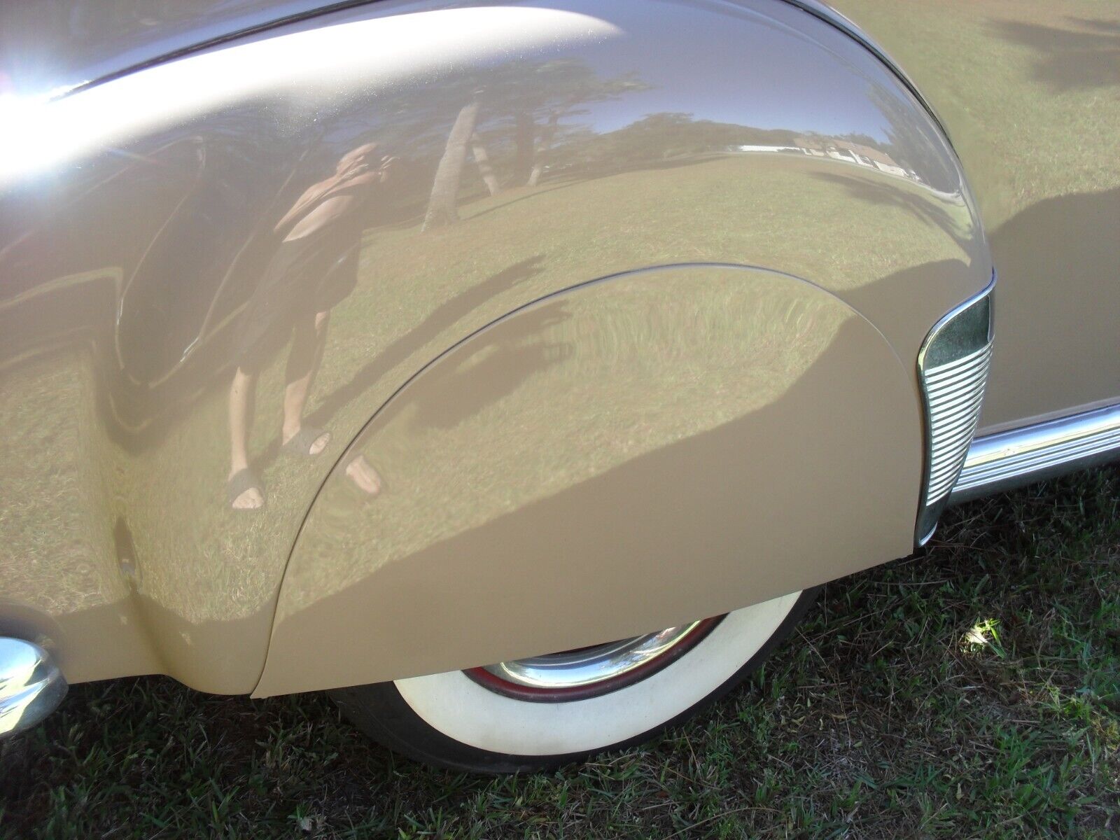 Studebaker-President-Skyway-Coupe-1942-Tan-16898-33