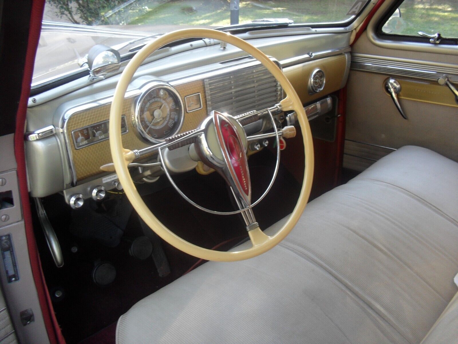 Studebaker-President-Skyway-Coupe-1942-Tan-16898-4