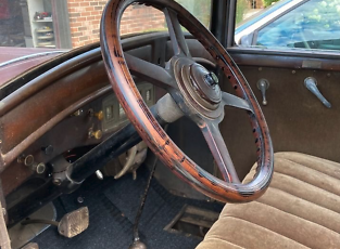 Studebaker-Regal-Commander-Berline-1928-Burgundy-Tan-70525-6