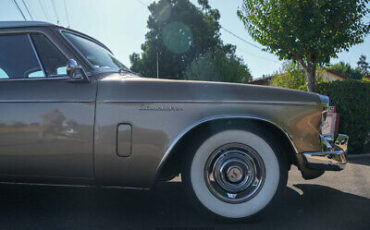 Studebaker-Silver-Hawk-Coupe-1960-Red-Tan-2-10