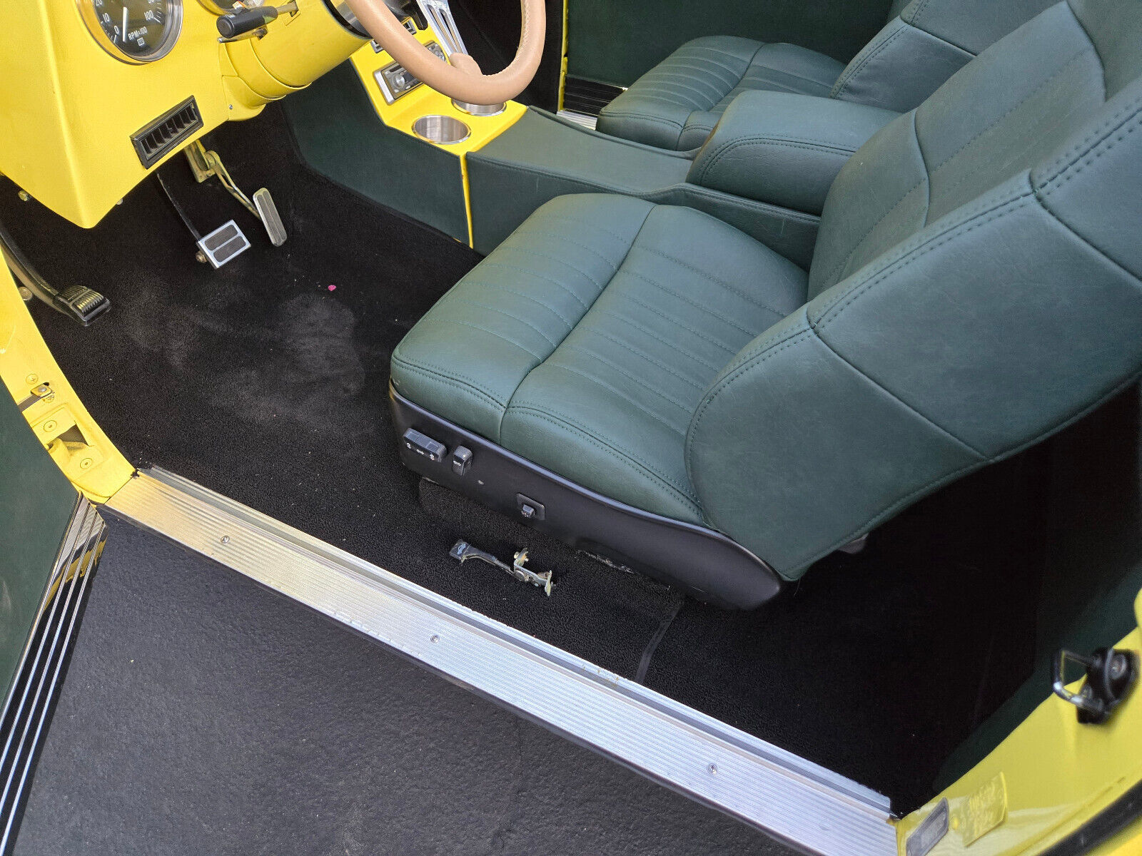 Studebaker-V-8-Cabriolet-1951-Yellow-1811-8