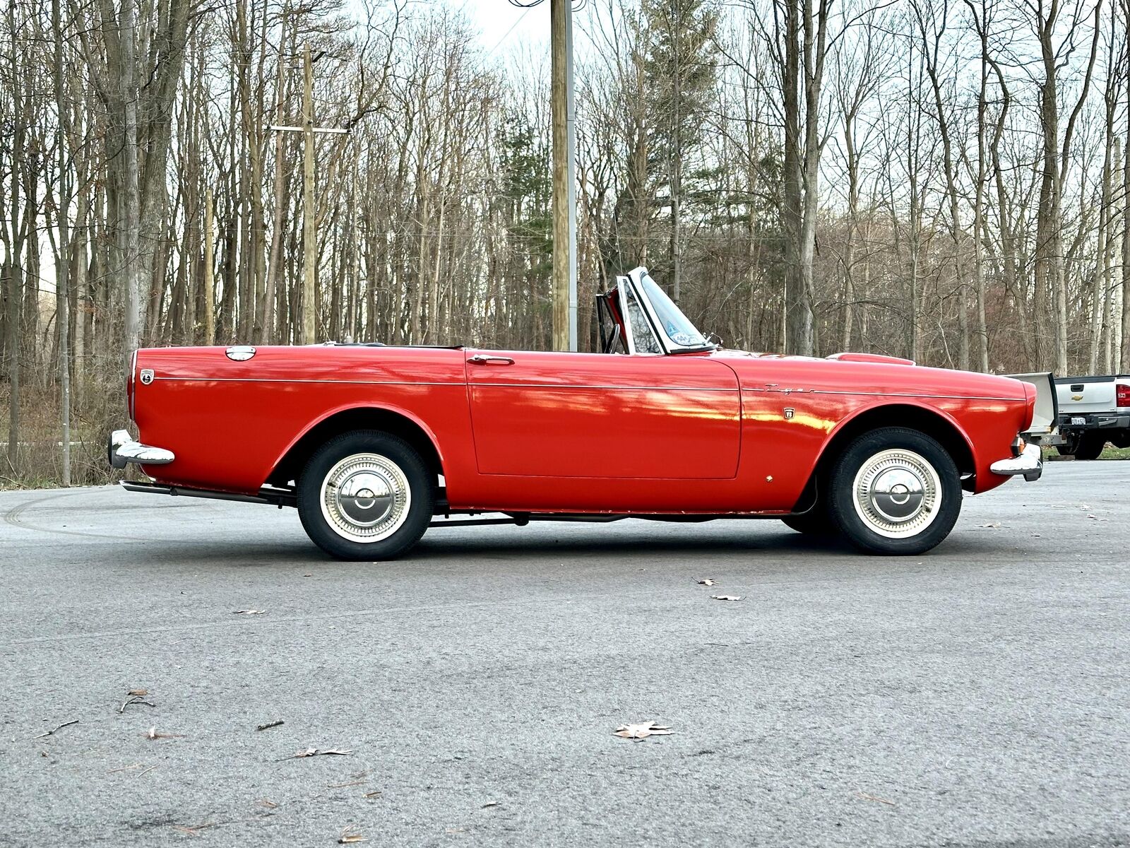 Sunbeam-Tiger-Mk1-a-1965-Red-Black-32391-13