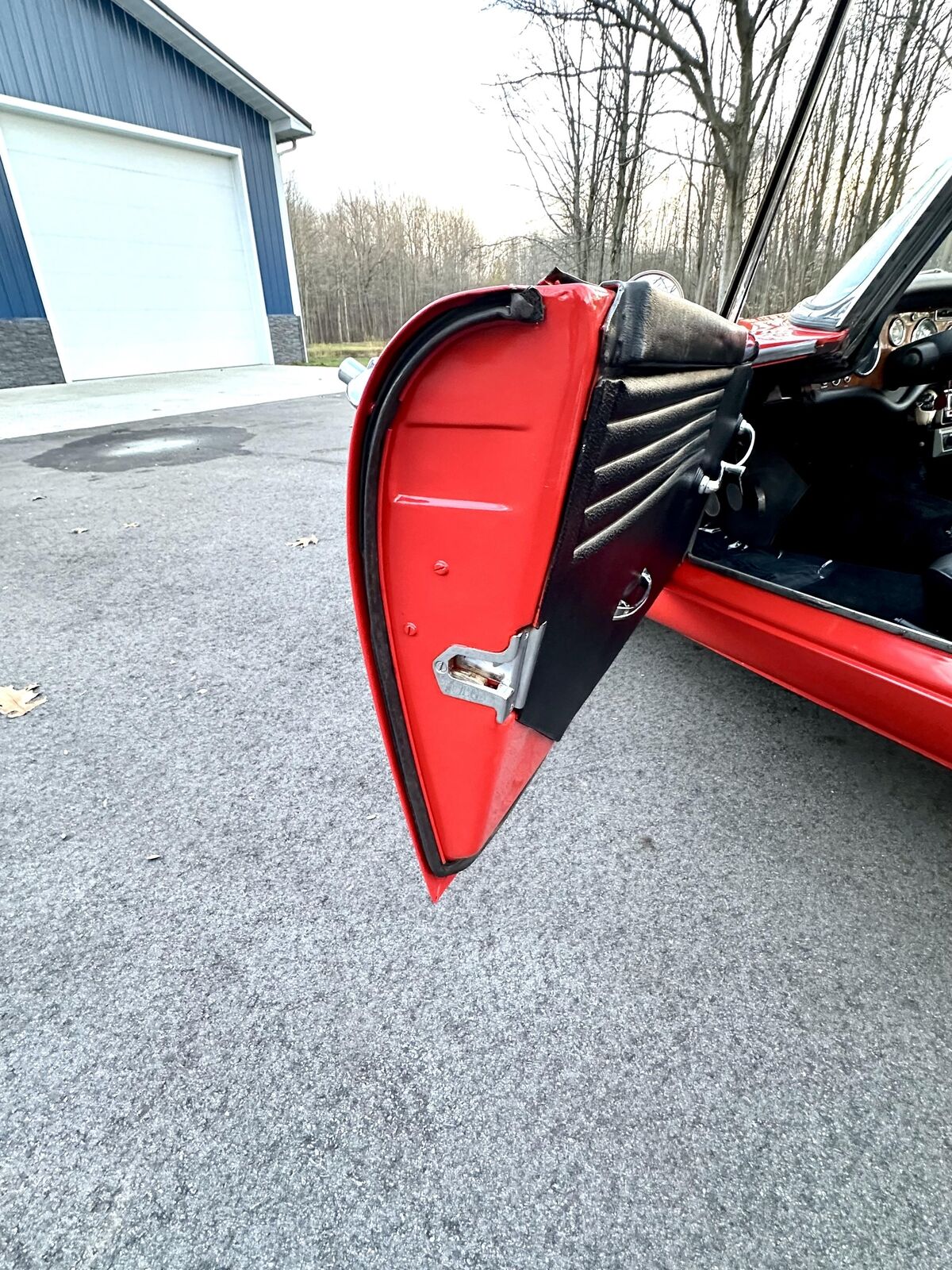 Sunbeam-Tiger-Mk1-a-1965-Red-Black-32391-35