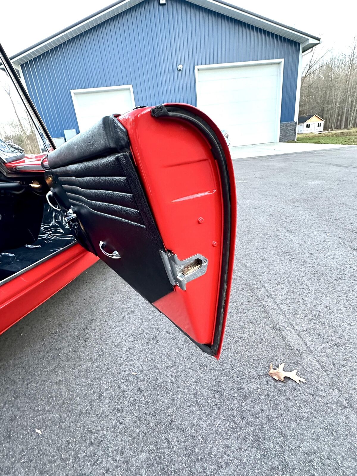 Sunbeam-Tiger-Mk1-a-1965-Red-Black-32391-38