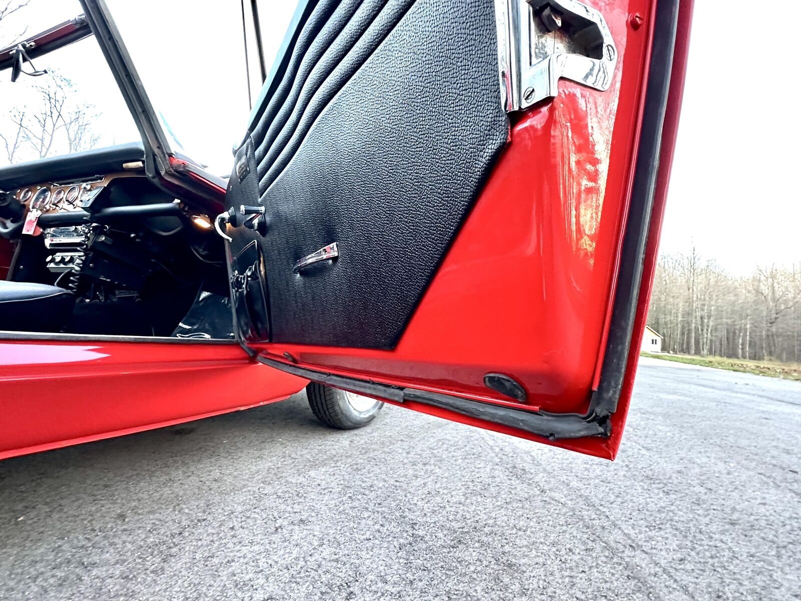 Sunbeam-Tiger-Mk1-a-1965-Red-Black-32391-39