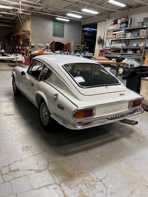 Triumph-Gt6-1972-white-87873-2