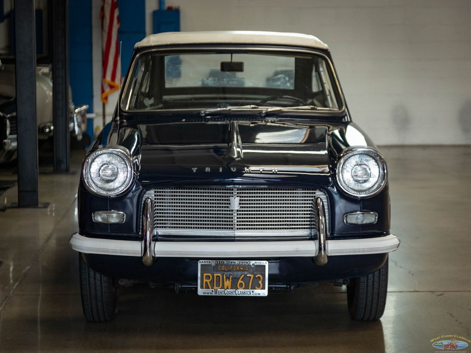 Triumph-Herald-1200-Series-Cabriolet-1966-Blue-Black-155405-12