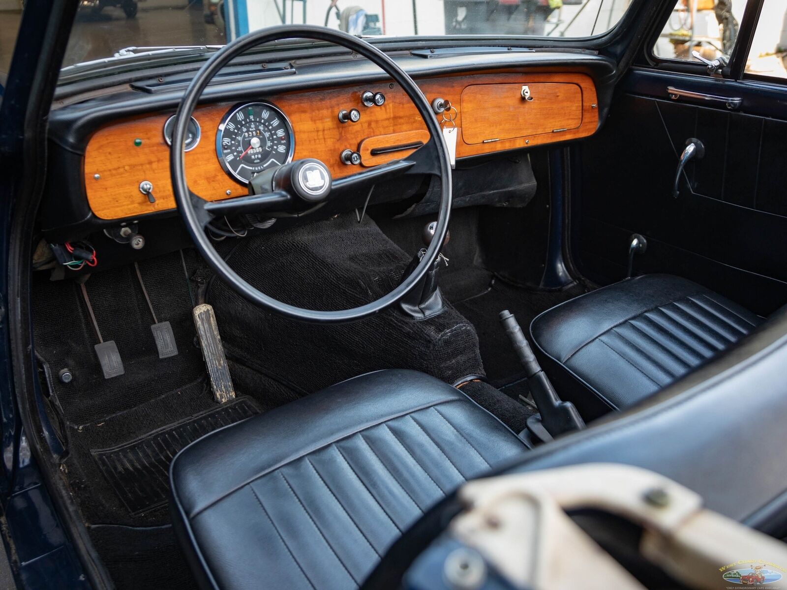 Triumph-Herald-1200-Series-Cabriolet-1966-Blue-Black-155405-26