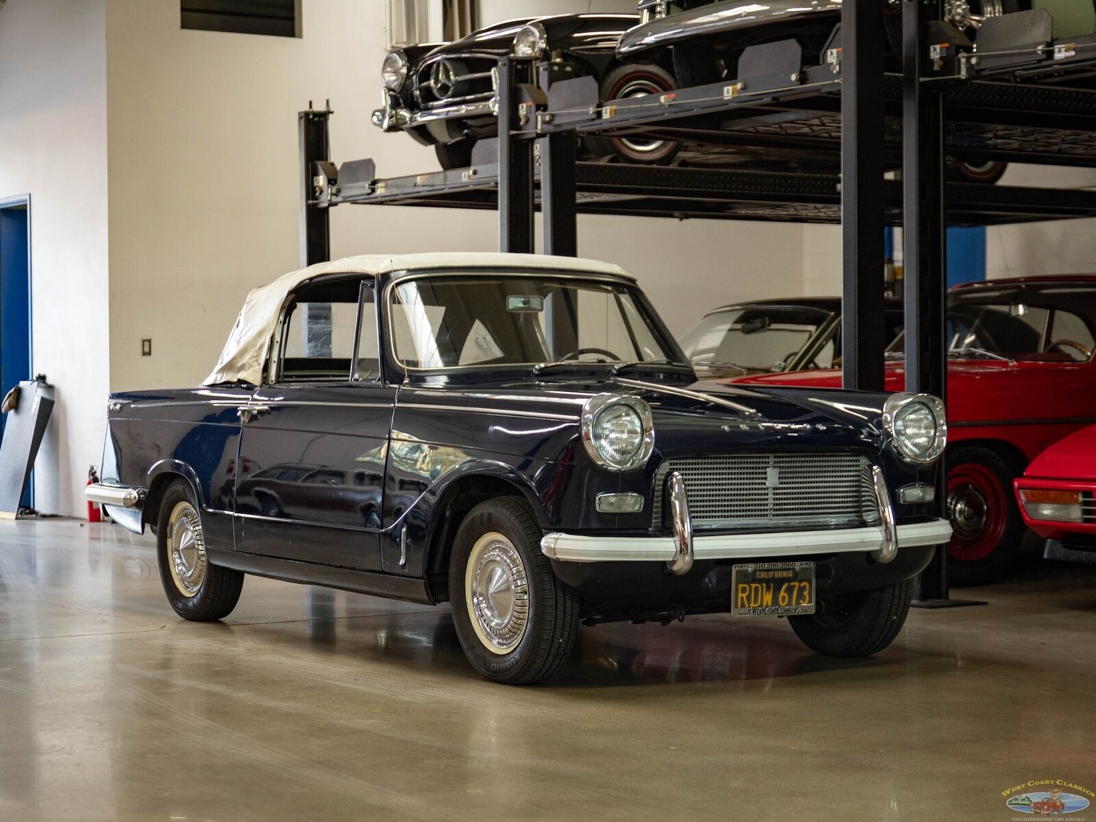 Triumph-Herald-1200-Series-Cabriolet-1966-Blue-Black-155405-9