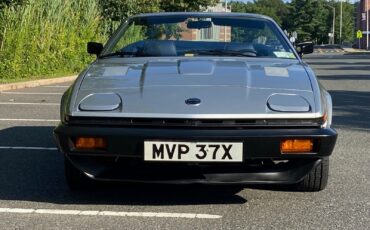 Triumph-Other-Cabriolet-1981-Silver-Blue-966-2