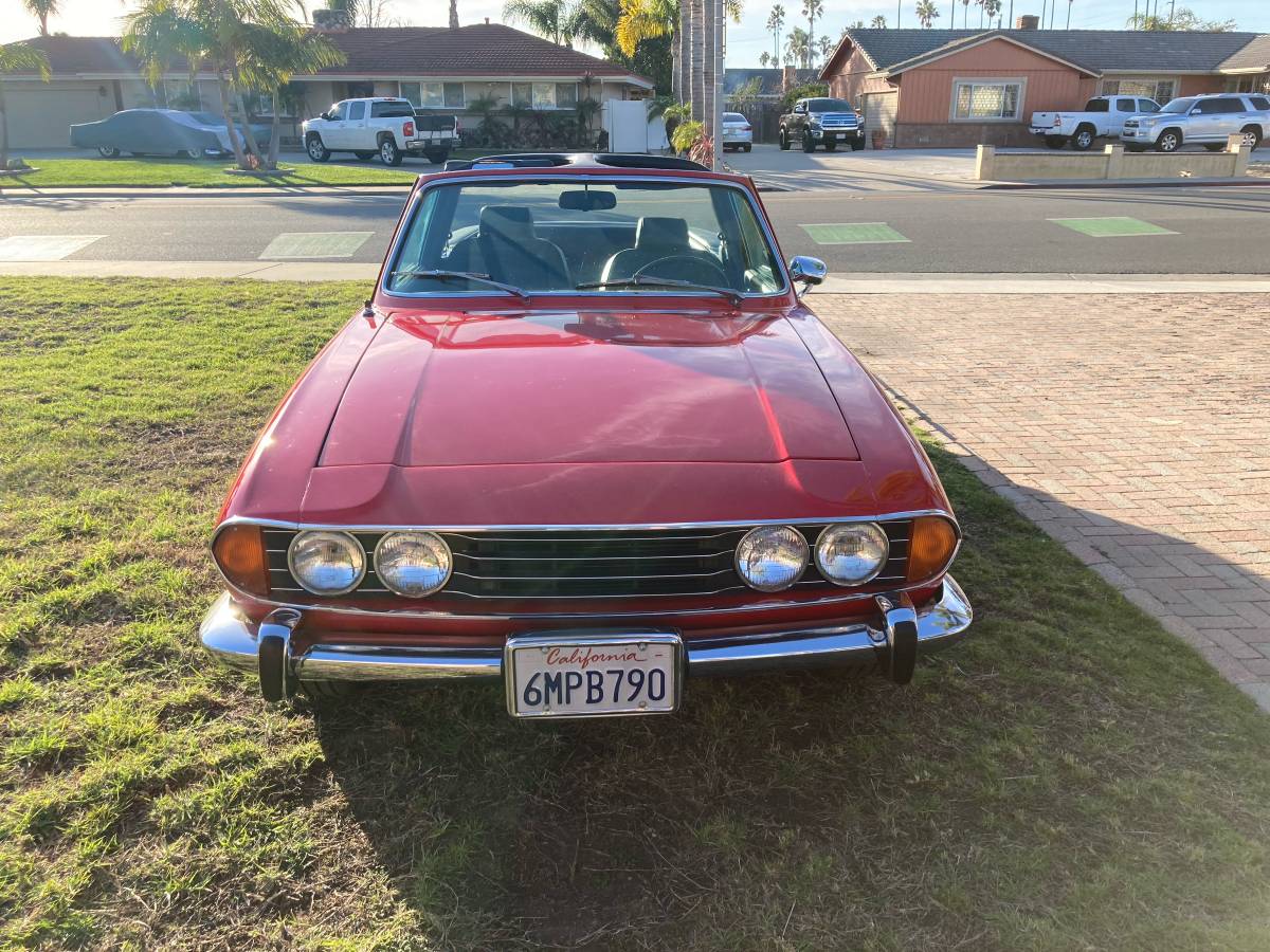 Triumph-Stag-1973-red-80-8