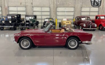 Triumph-TR-250-Cabriolet-1968-Burgundy-Tan-109666-3