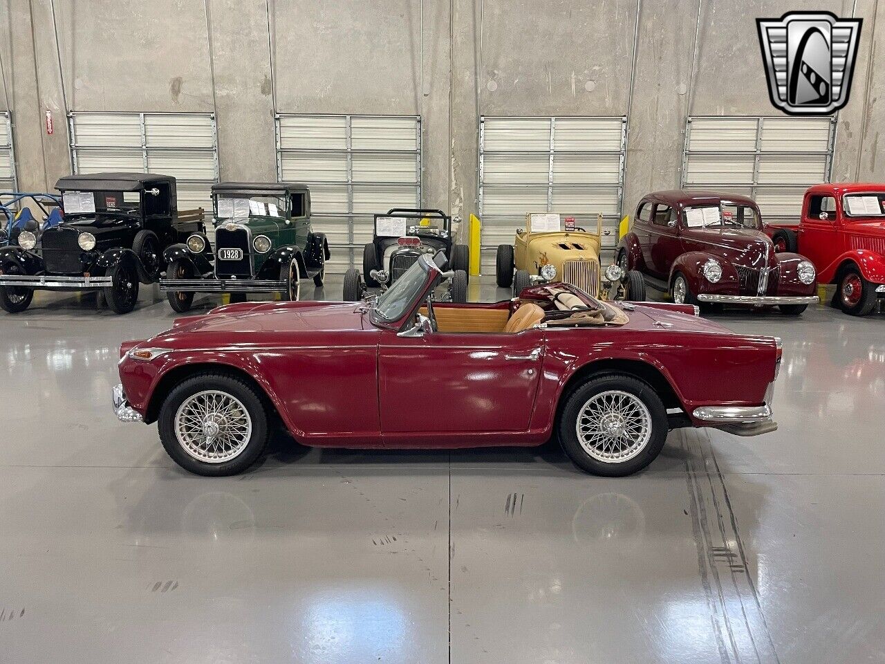 Triumph-TR-250-Cabriolet-1968-Burgundy-Tan-109666-3