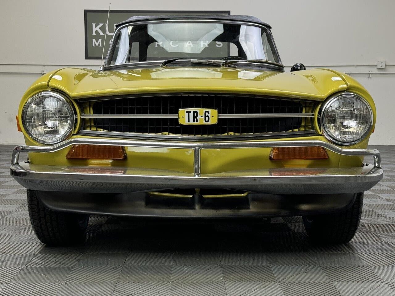 Triumph-TR-6-1973-Yellow-Black-115295-11