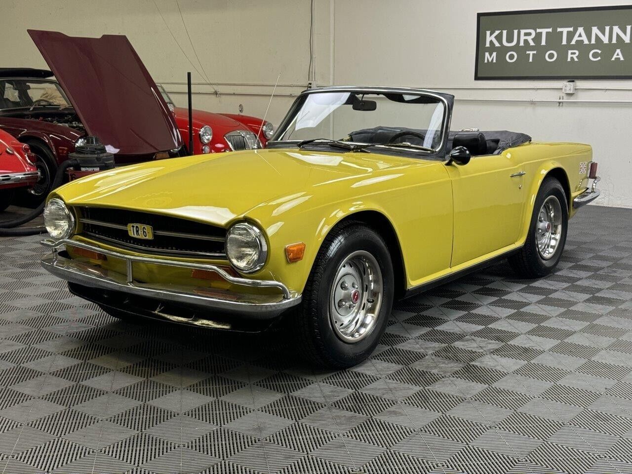 Triumph-TR-6-1973-Yellow-Black-115295-2